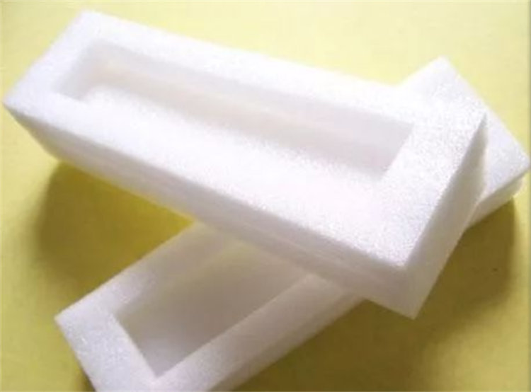 甲盾(dùn)材料向你(nǐ)講解西安(an)珍珠棉的(de)特點與作(zuo)用有哪些(xiē)？